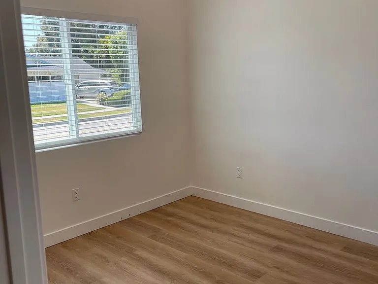 10160 Cunningham Ave — Photo 16