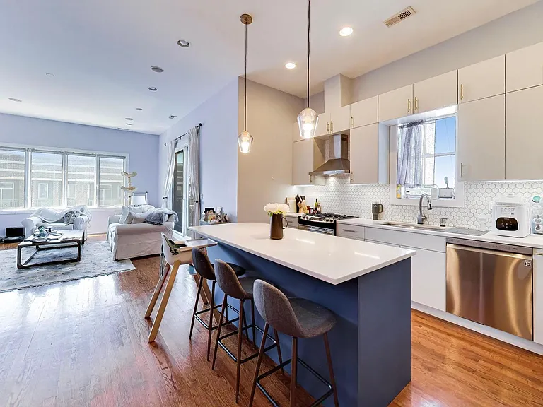 2342 W North Ave #401 — Photo 8