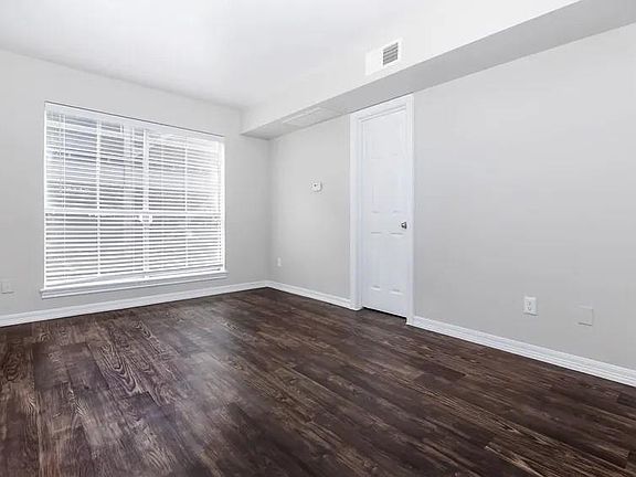 5th image of 4400 Memorial Dr #13-1089