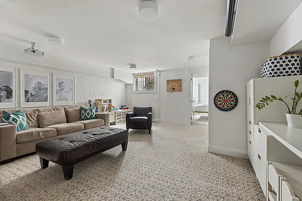 Sold by Compass | media 19