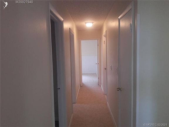 3rd image of 350 NE Granduer Ave