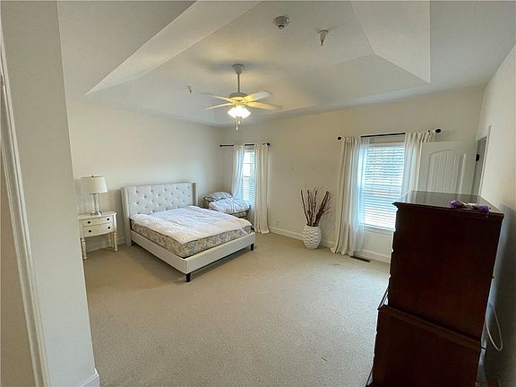 5th image of 305 Reserve Ln