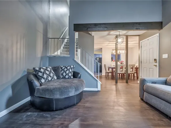 6036 E 127th St, Grandview, MO 64030