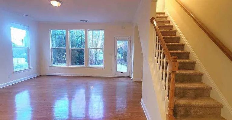 15743 Seafield Ln — Photo 3