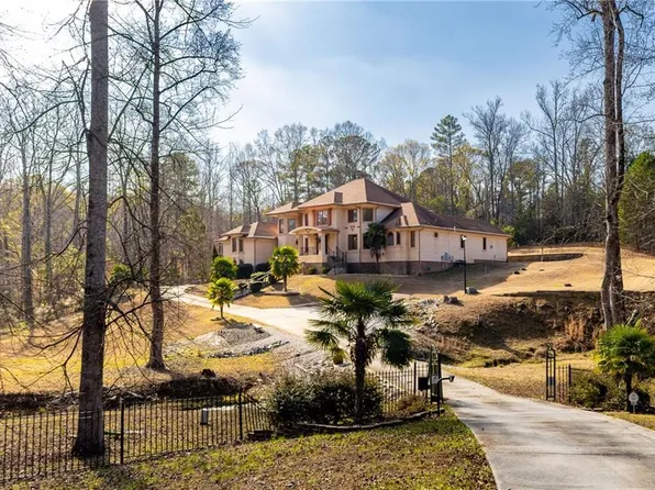 3135 Juhan Rd, Stone Mountain, GA 30087