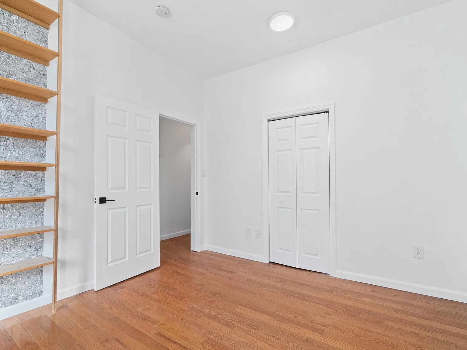 2 bed, 1.0 bath, $1,950 — Photo 4