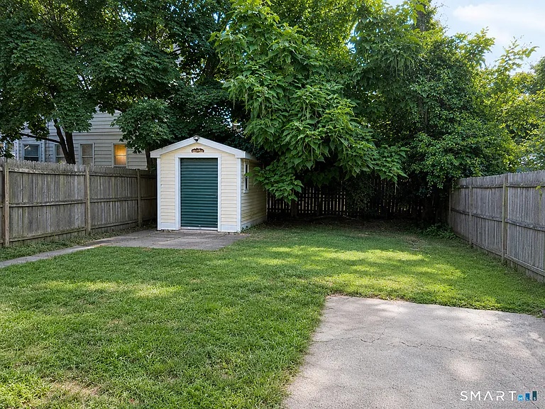 122 Atwater St — Photo 8