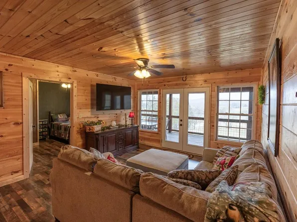 303 Walnut Grove Ln, McMinnville, TN 37110