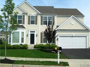 8546 Ash Ln, Breinigsville, PA 18031