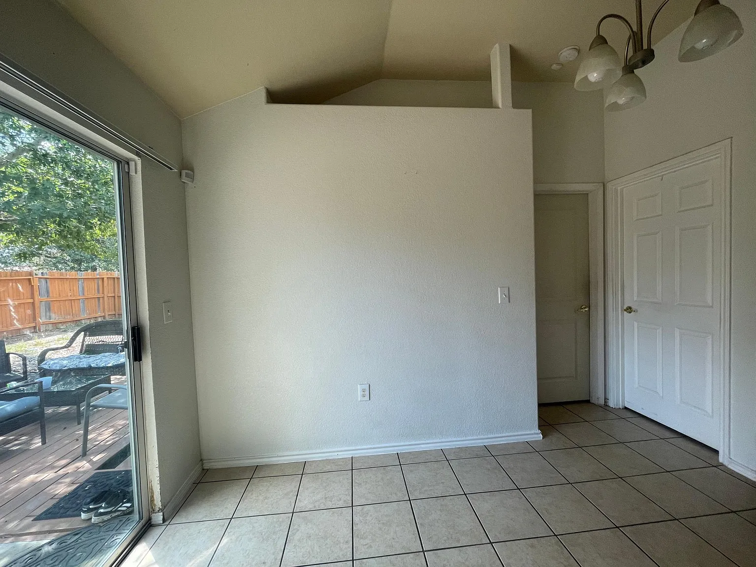 8910 Mission Strm — Photo 4