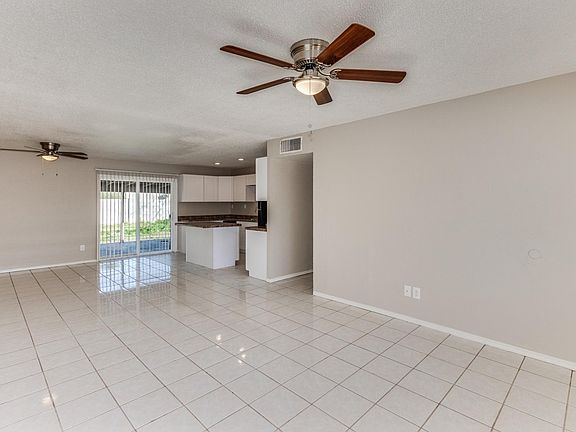 5th image of 7010 W Campbell Ave
