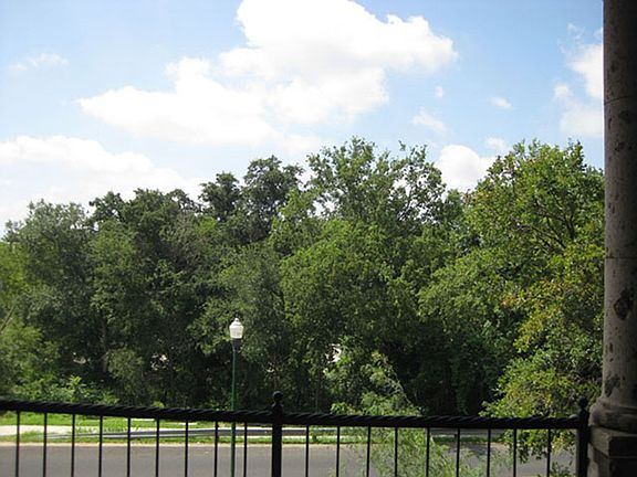 2nd image of 300 San Gabriel Village Blvd APT 420