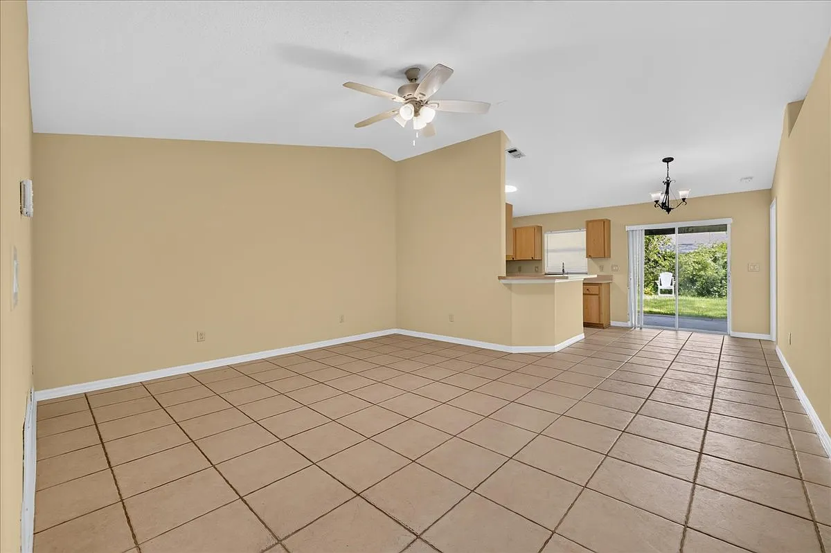 3 bed, 1245 sqft, $1,500 — Photo 2