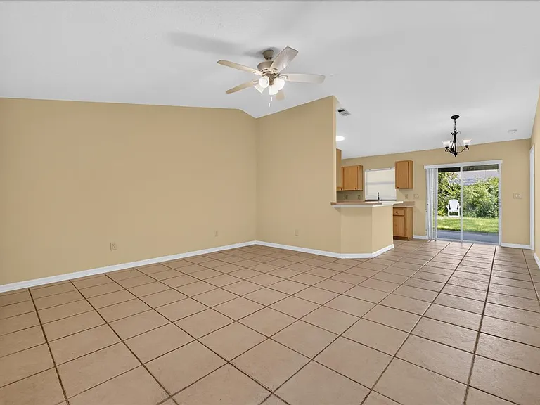 37 Pine Hill Ln #B — Photo 2