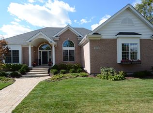 39W490 Washburn Dr, Geneva, IL 60134