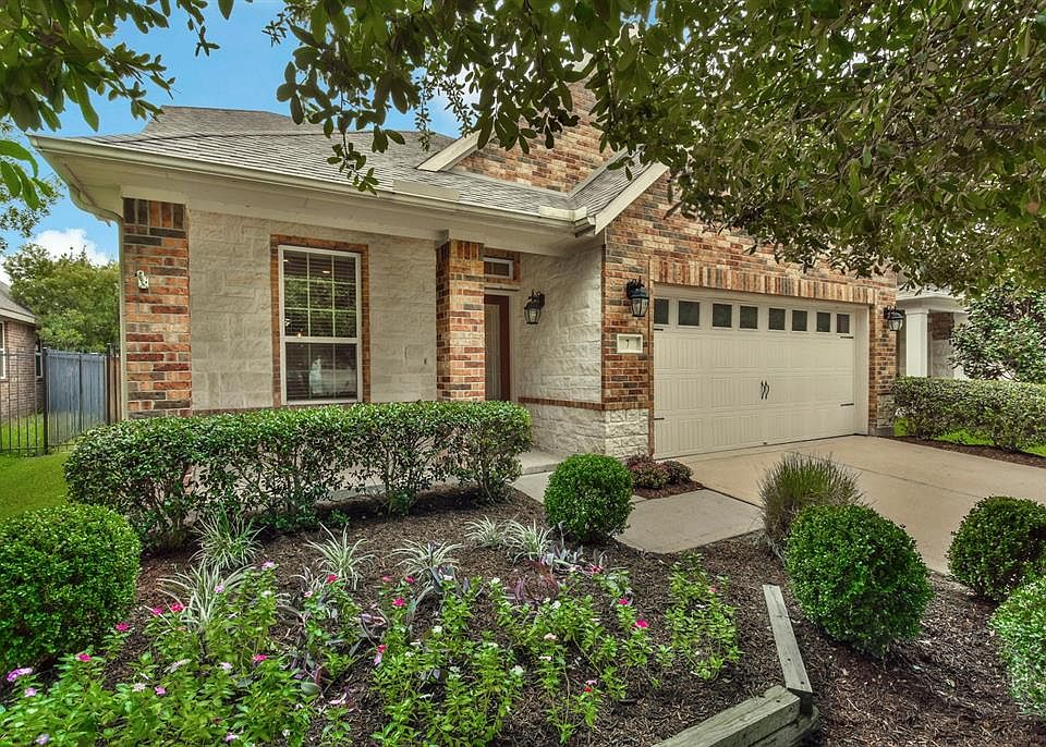1st image of 7 Canterborough Pl