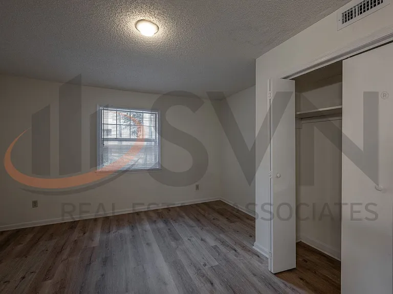 130 Kingsbury Dr — Photo 15