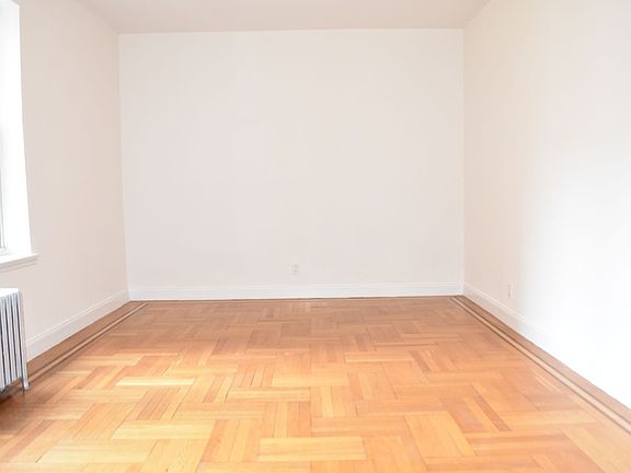 3rd image of 482 Fort Washington Ave APT 4D