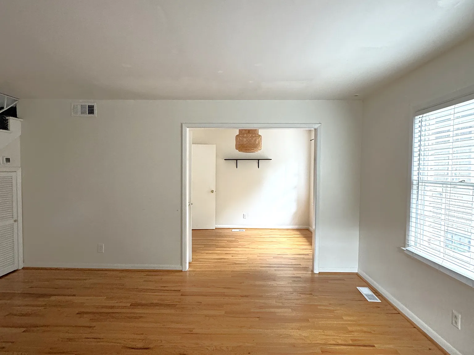 2 bed, 1.5 bath, 1092 sqft, $2,000 — Photo 4