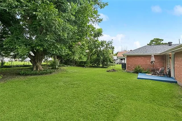 839 Behrman Ave — Photo 2