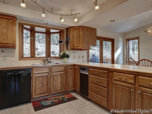 5th image of 19525 Laura Lee Cir