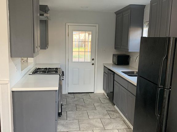 3rd image of 2102 La Brisa Dr