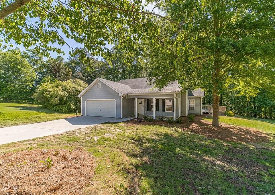 1st image of 65 Woodland Dr