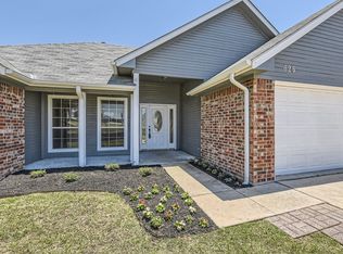 625 Green Mountain Rd, Burleson, TX 76028