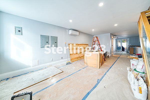 2nd image of 469 18th St