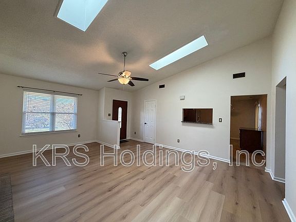 3rd image of 1620 Boles Pl