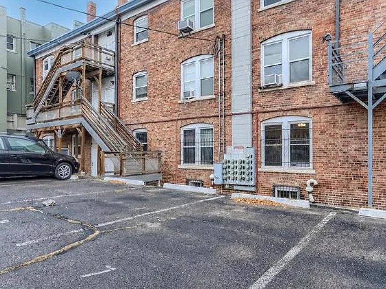 1378 N Ogden St #7 — Photo 15