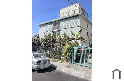 2335 Wall St Photo 1