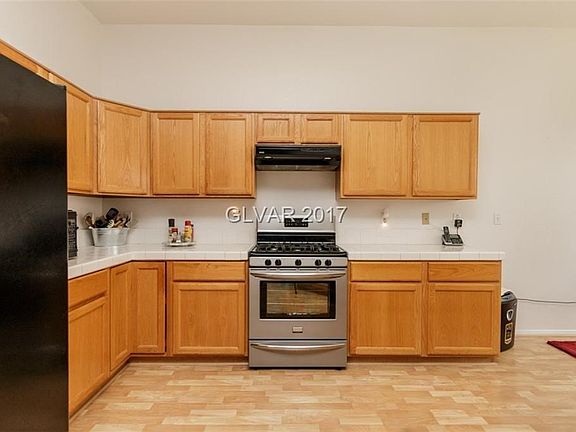 NICE LIGHT COLORED LAMINATE TO KEEP YOUR KITCHEN LOOKING BRIGHT AND CLEAN