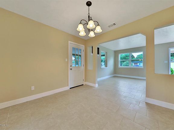 4th image of 5923 Holly Bay Dr