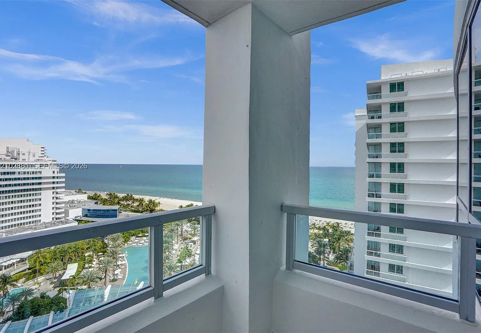 4401 Collins Ave — Photo 2