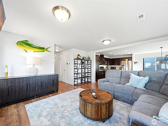 5th image of 1822 73rd Avenue SE