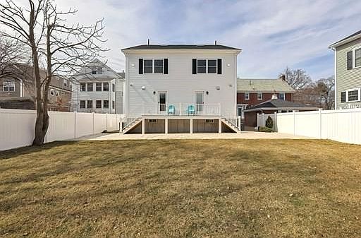 4th image of 105 Forest St #105
