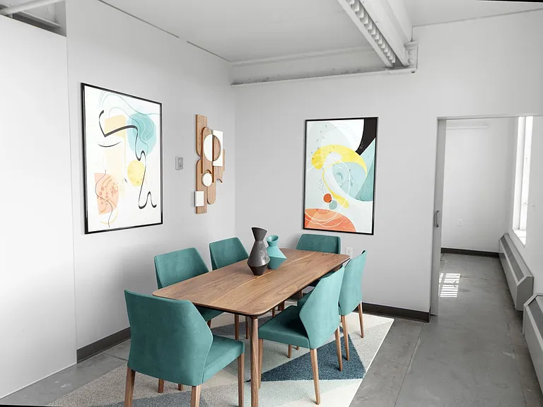 521 W 2nd Street - Leijona — Photo 41