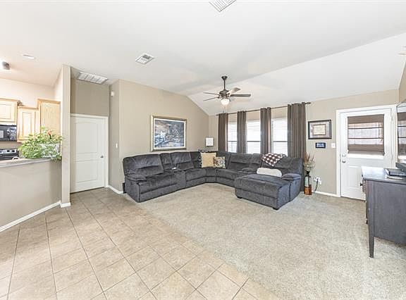 5th image of 303 Hunterview Dr