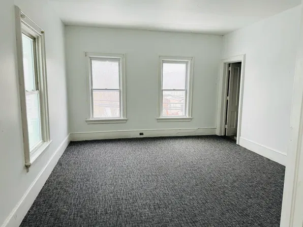 204 Bleecker St APT 2, Gloversville, NY 12078