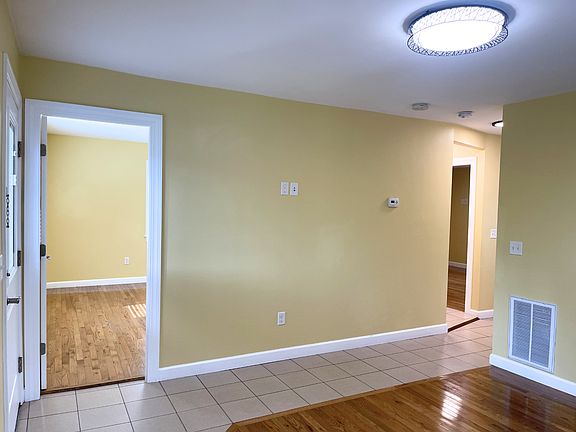 4th image of 17 Proctor St #1