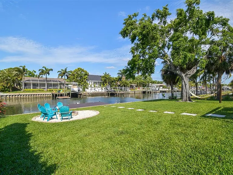 3922 Fontainebleau Dr — Photo 47