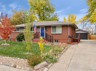 327 E Panama Dr, Centennial, CO 80121