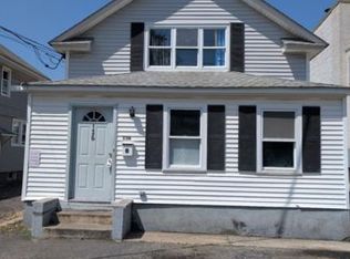 136 Duffy Ave, Hicksville, NY 11801