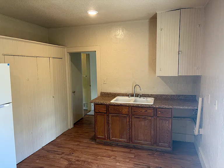3439 Knox Ave N #2 — Photo 3