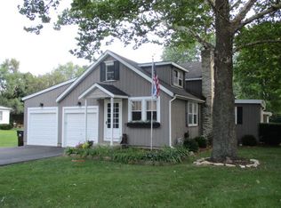 311 Elmwood Ave, Crystal Lake, IL 60014