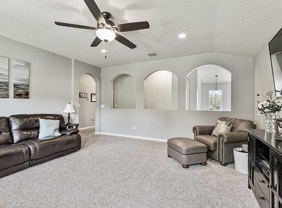 4th image of 102 Palomino Way