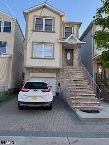 1028 Bond St #2 Photo 1