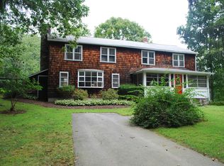 698 County Rd, Woodstock, CT 06281