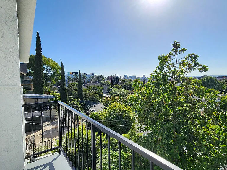 218 N Westlake Ave #2 — Photo 7